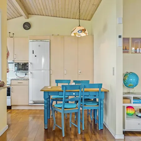 Σπίτι διακοπών Gorgeous In With Kitchen