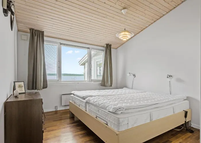 Gorgeous In With Kitchen Semesterbostad